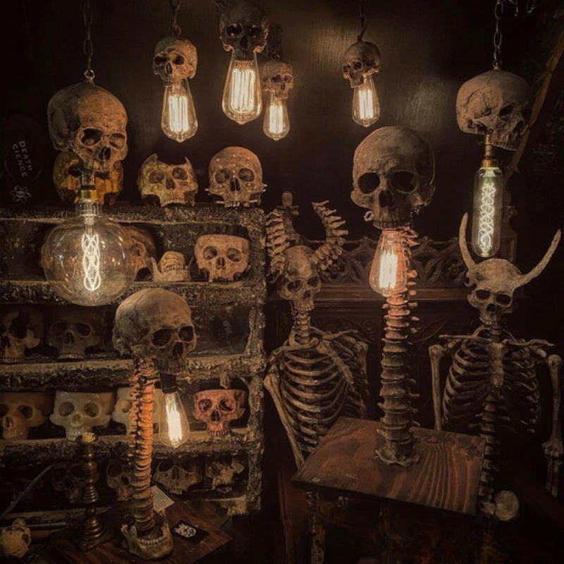 クリエイティブな頭蓋骨の像のデスクランプ、ハロウィーンのホラ - Lighting Decor Bedroom のレビューと価格