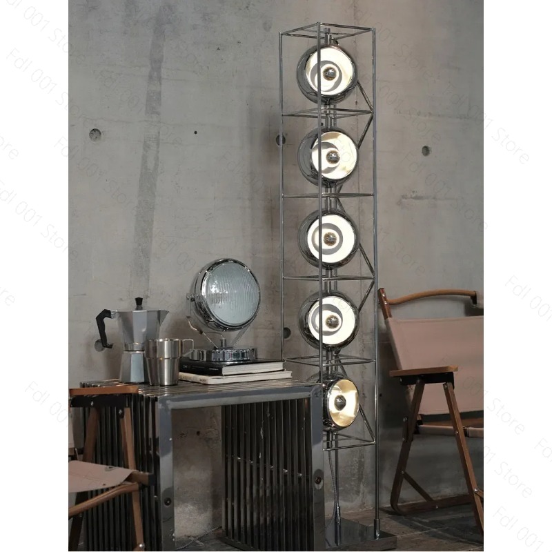 クリエイティブなバウハウスフロアランプ、クロムメタルLEDス - Lighting Decoration Stand のレビューと価格