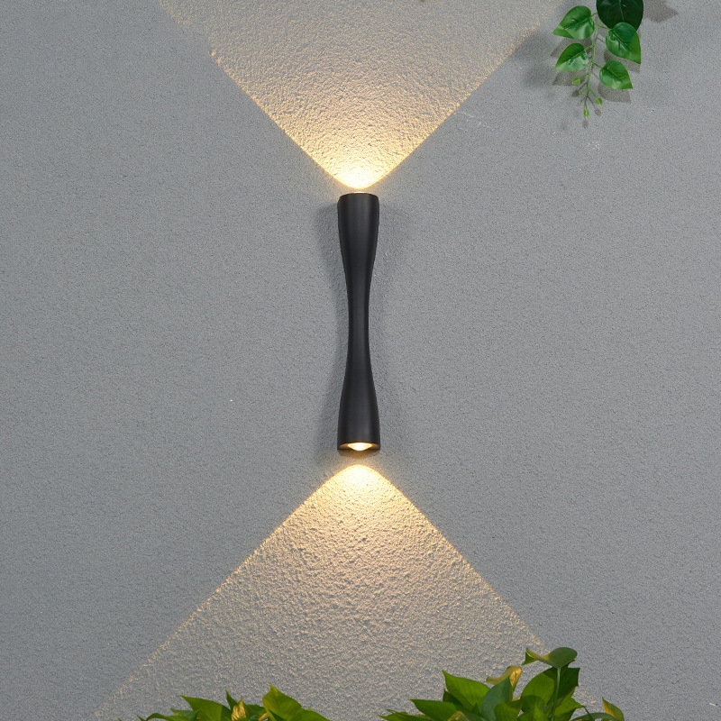 現代の屋外防水壁ランプ IP66 創造的な人格装飾北欧ランプ - Decor Lighting Cy のレビューと価格